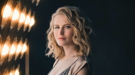 美しいウクライナ人女性の写真