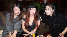 中国女性があなたを待っています。